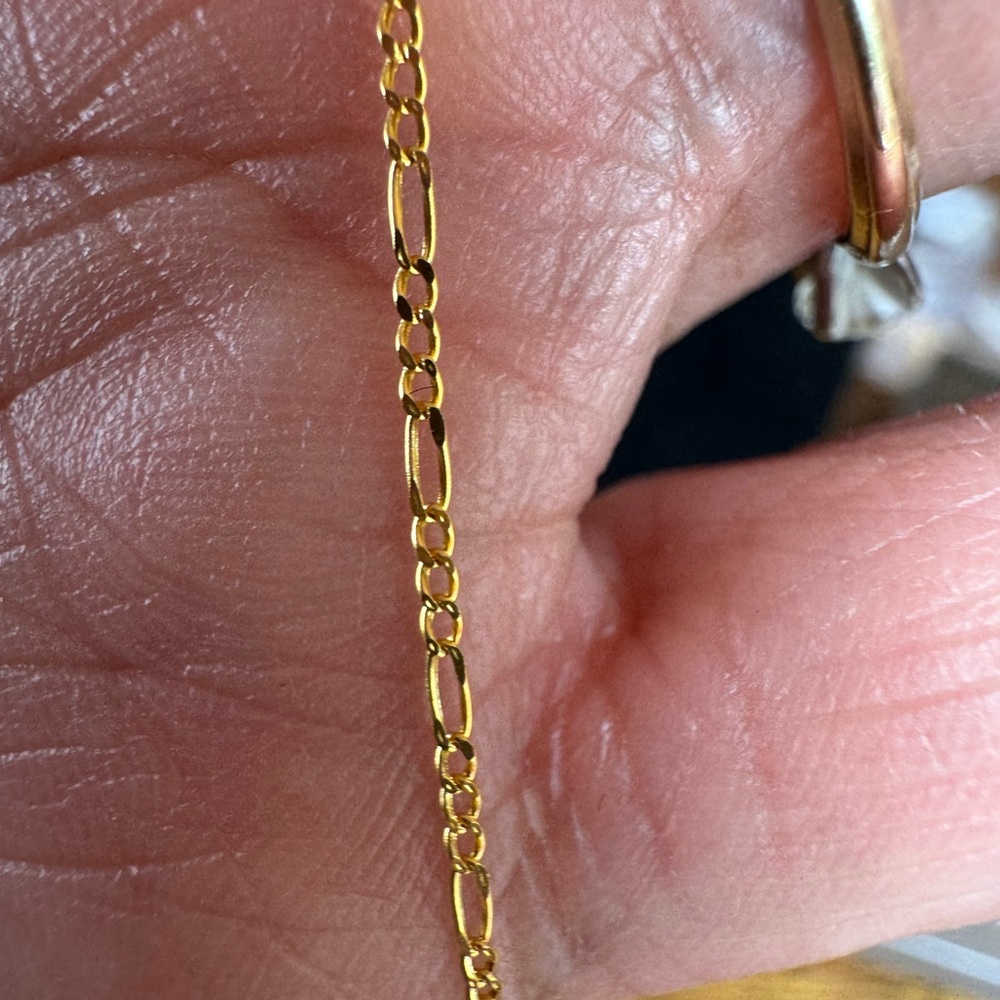 18k Saudi Gold Starfish Pendant Necklace - Picture 8 of 9